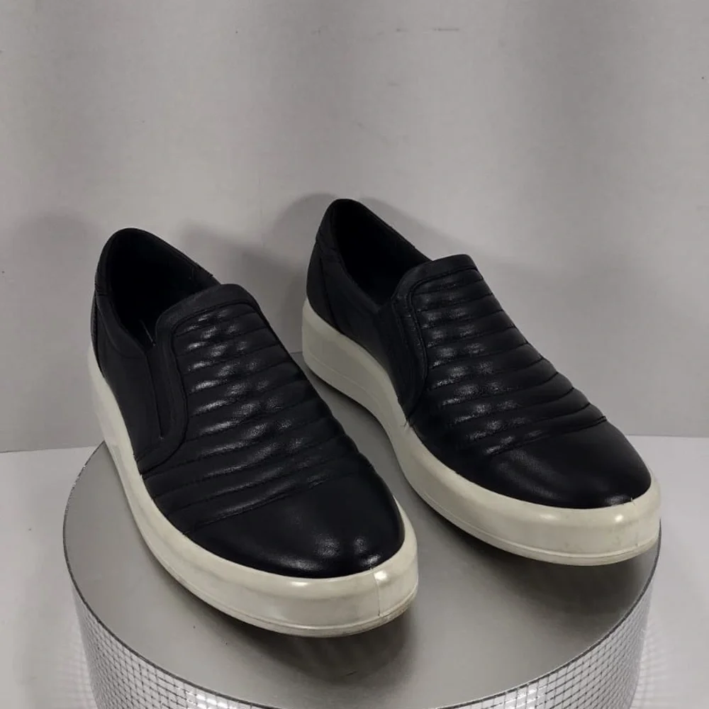 Ecco Black Slip-On Men's Shoes size 41/10.5 pre owned good condition